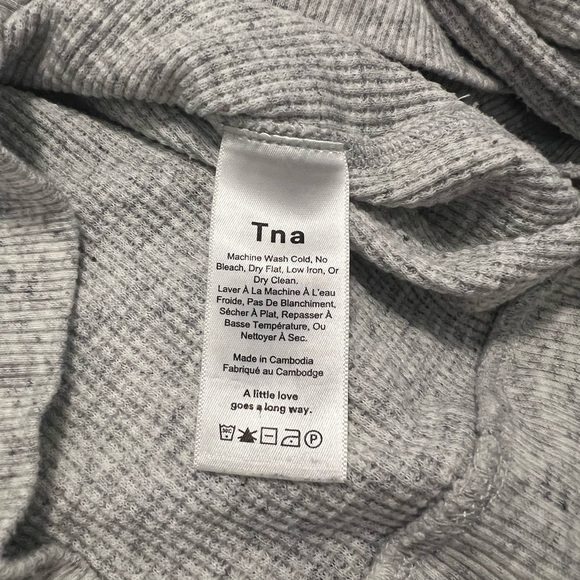 Aritzia TNA Womens Waffle Knit Crew Neck Sweatshirt - Picture 3 of 4